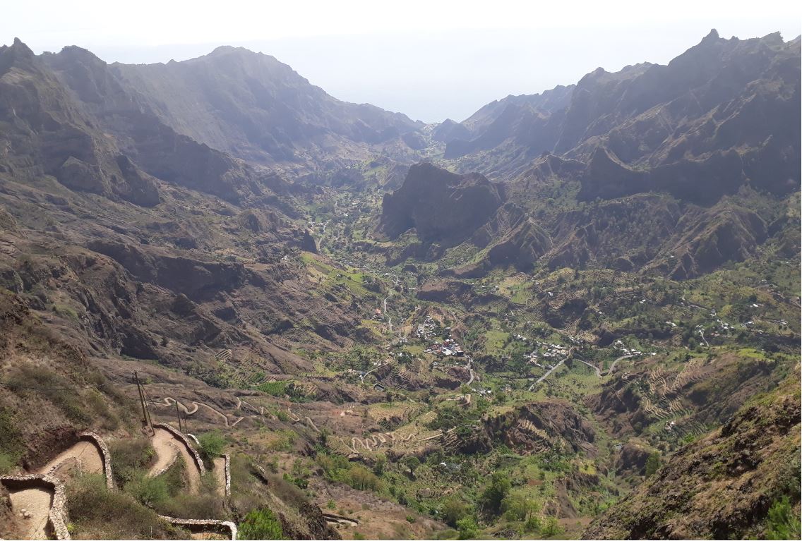 Santo Antao : Cha De Igreja – Cova de Paul – Villa das Pombas (J8)