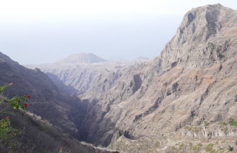 Jour 10 - début descente vue volcan